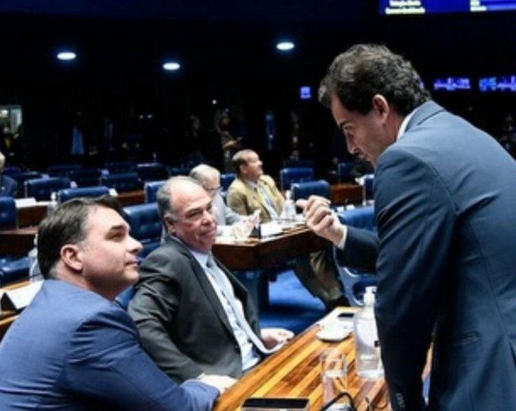 Empresário de Mato Grosso repassa R$ 2 milhões para campanha de Flávio Bolsonaro