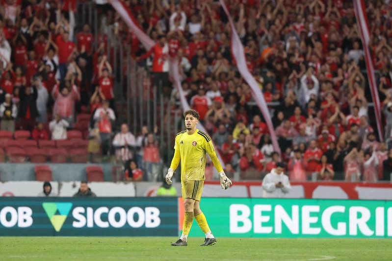 Kauan Jesus ganha força para seguir como goleiro do Inter no Brasileirão