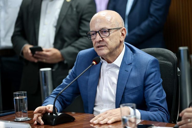 Mato Grosso avalia unificação de secretarias para reduzir estrutura do governo em 2027