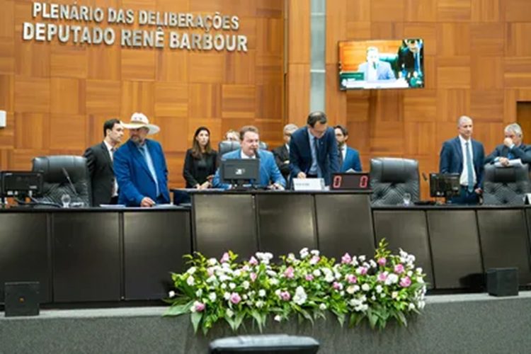 Deputados aprovam crédito de R$ 1,5 bilhão e avançam com orçamento de Mato Grosso para 2027