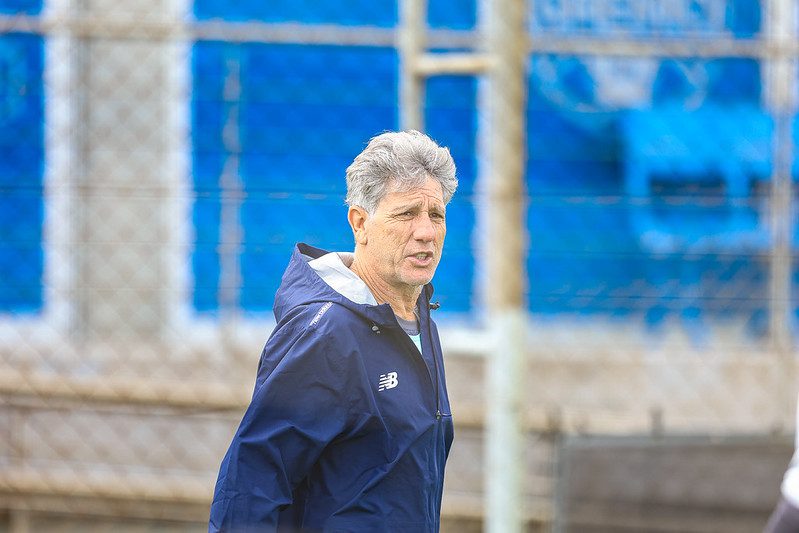 Grêmio busca vitória na Arena para deixar o Z4 no domingo
