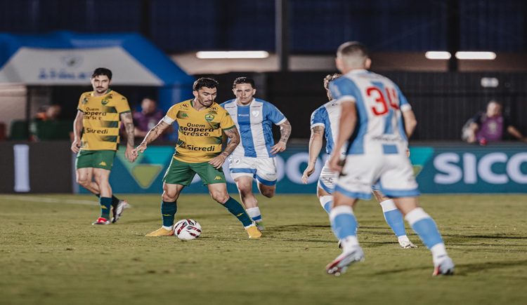 Derrota para o Londrina deixa Cuiabá perto de ficar mais um ano na Série B