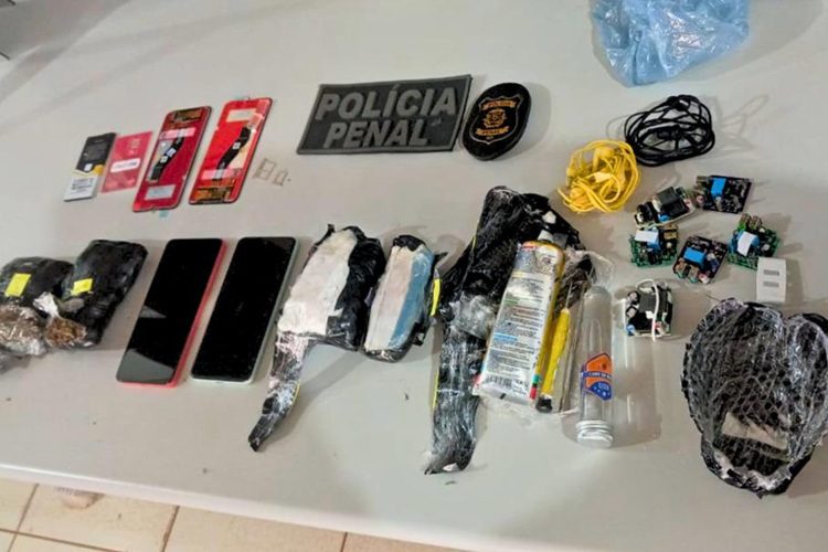 Revista após videoaudiência encontra drogas e celulares no CDP de Tangará da Serra